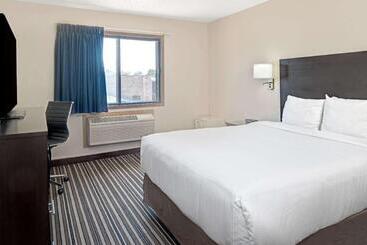 هتل Super 8 By Wyndham Omaha I 80 West