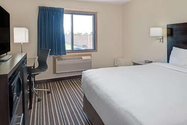 هتل Super 8 By Wyndham Omaha I 80 West