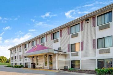 هتل Super 8 By Wyndham Omaha I 80 West