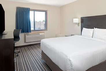 هتل Super 8 By Wyndham Omaha I 80 West