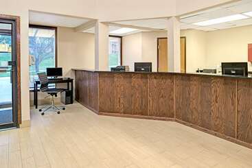 هتل Super 8 By Wyndham Omaha I 80 West
