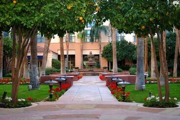 هتل Tempe Mission Palms, A Destination By Hyatt