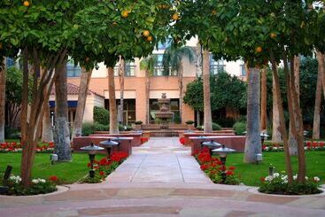 هتل Tempe Mission Palms, A Destination By Hyatt