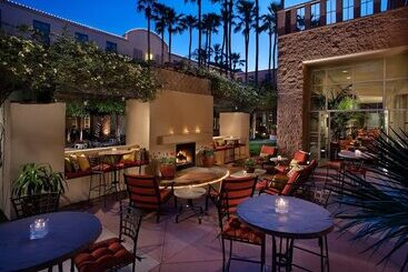 هتل Tempe Mission Palms, A Destination By Hyatt