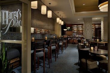 هتل Tempe Mission Palms, A Destination By Hyatt