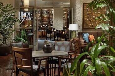 هتل Tempe Mission Palms, A Destination By Hyatt