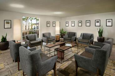 هتل Tempe Mission Palms, A Destination By Hyatt