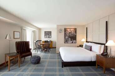 The Charles Hotel In Harvard Square