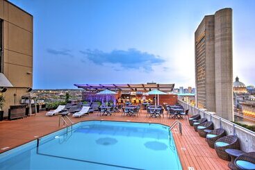 Hotel The Colonnade