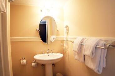 هتل The Kennebunk Inn