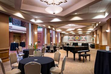 هتل The Lincoln Marriott Cornhusker