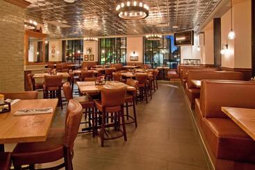 هتل The Lincoln Marriott Cornhusker