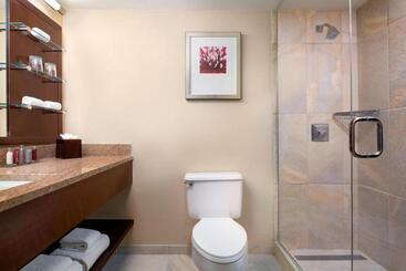 هتل The Lincoln Marriott Cornhusker