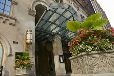 هتل Warwick Allerton  Chicago