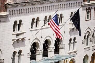 هتل Warwick Allerton  Chicago