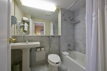 هتل Warwick Allerton  Chicago