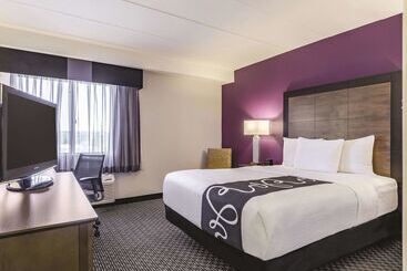 La Quinta By Wyndham Warwick Providence Airport