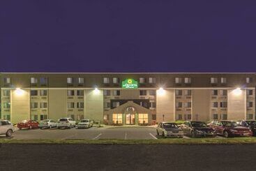 La Quinta By Wyndham Warwick Providence Airport
