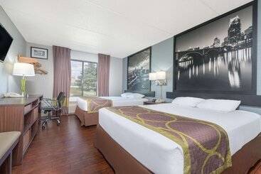 مُتل Super 8 By Wyndham Bloomington/airport