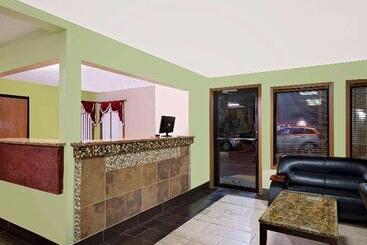 مُتل Super 8 By Wyndham Muncie/ball St. College Area
