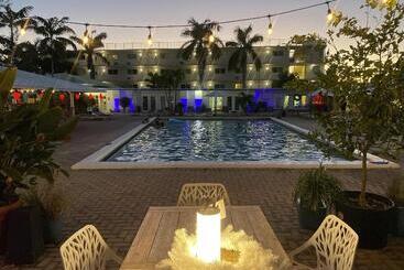 Skipjack Resort & Marina
