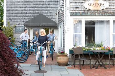 Vineyard Square Hotel & Suites