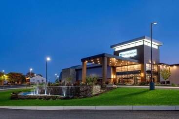 Wyndham Lancaster Resort And Convention Center