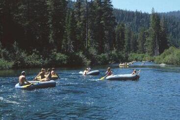 هتل Americas Best Value Inn Lake Tahoetahoe City