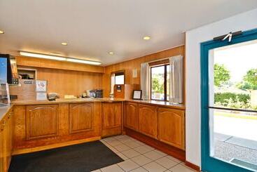 هتل America S Best Value Inn Of Novato