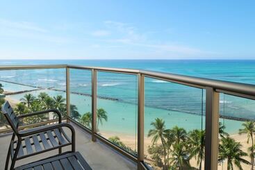 هتل Aston Waikiki Circle
