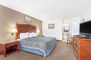 هتل Days Inn By Wyndham Arlington Pentagon
