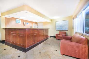 هتل Days Inn By Wyndham Arlington Pentagon