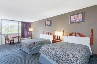 هتل Days Inn By Wyndham Arlington Pentagon