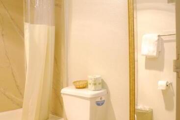 هتل Days Inn By Wyndham Arlington Pentagon