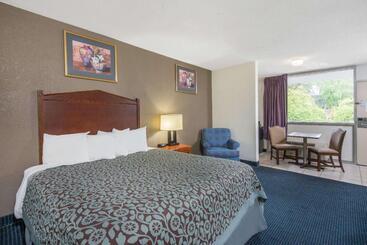 هتل Days Inn By Wyndham Arlington Pentagon