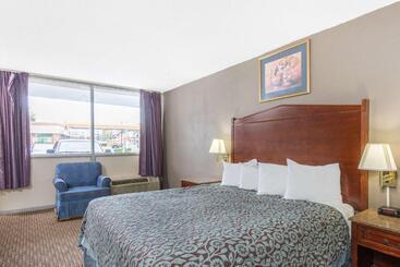 هتل Days Inn By Wyndham Arlington Pentagon