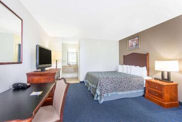 هتل Days Inn By Wyndham Arlington Pentagon