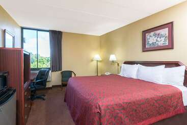 هتل Days Inn By Wyndham Hagerstown I 70