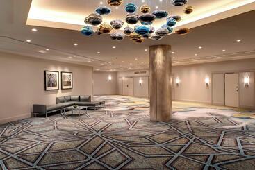 هتل Detroit Marriott At The Renaissance Center