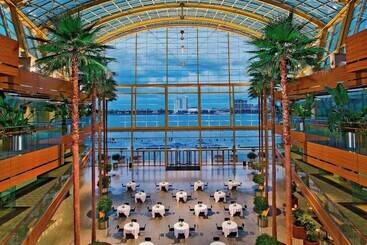 هتل Detroit Marriott At The Renaissance Center