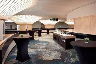 هتل Detroit Marriott At The Renaissance Center