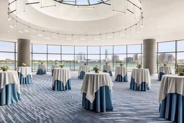 هتل Detroit Marriott At The Renaissance Center