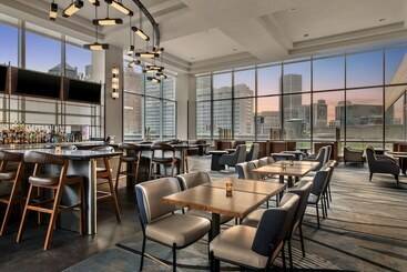 هتل Detroit Marriott At The Renaissance Center
