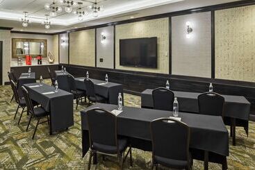 Doubletree By Hilton Hotel Denver
