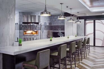 Doubletree By Hilton Hotel Denver