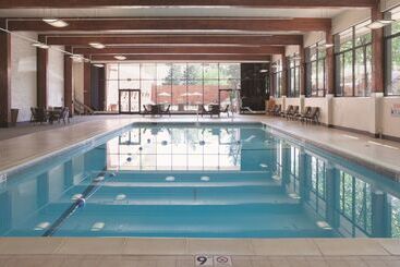 Doubletree By Hilton Hotel Denver