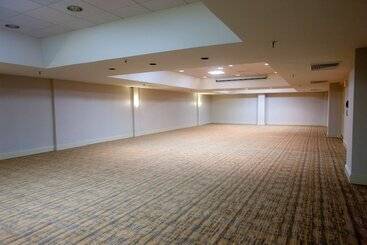 هتل Midland Plaza