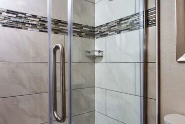 هتل Doubletree By Hilton Neenah