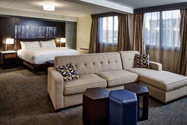 هتل Doubletree By Hilton Neenah
