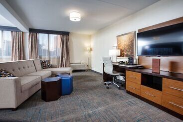 فندق Doubletree By Hilton Neenah